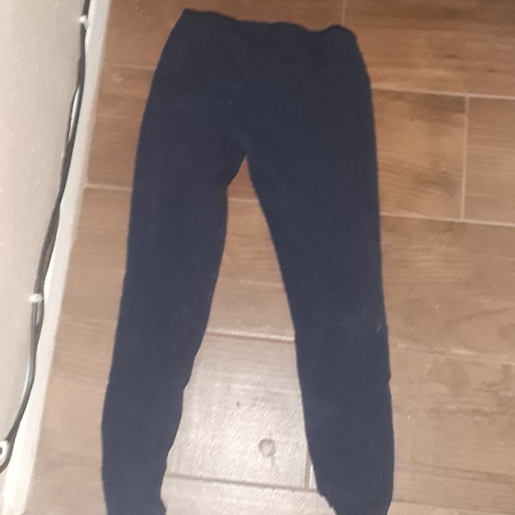 A pair of perfect legging - Picture 3 of 3